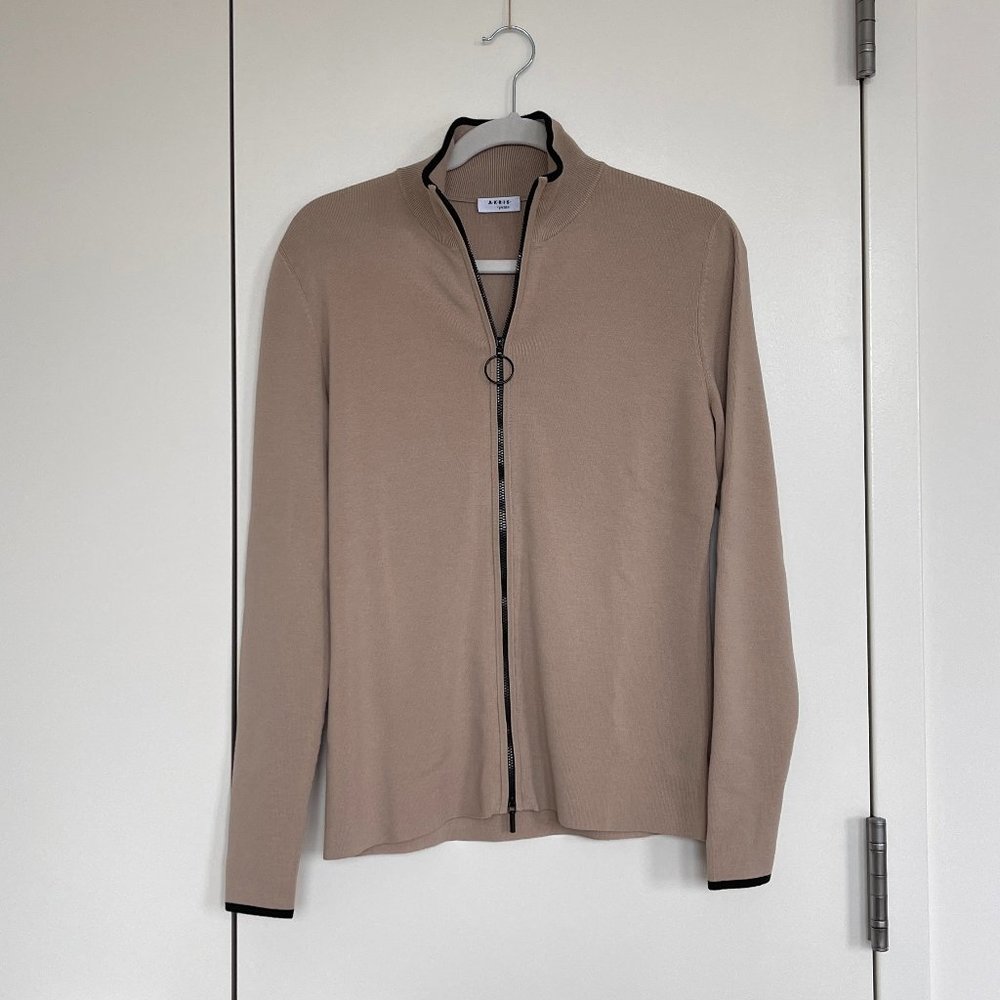 Akris Punto beige wool zip up sweater